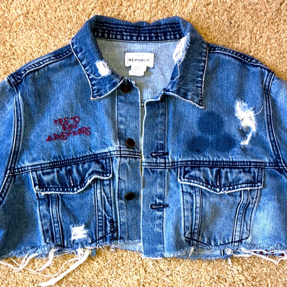 Large Blue crop Jean j long sleeve fits perfect